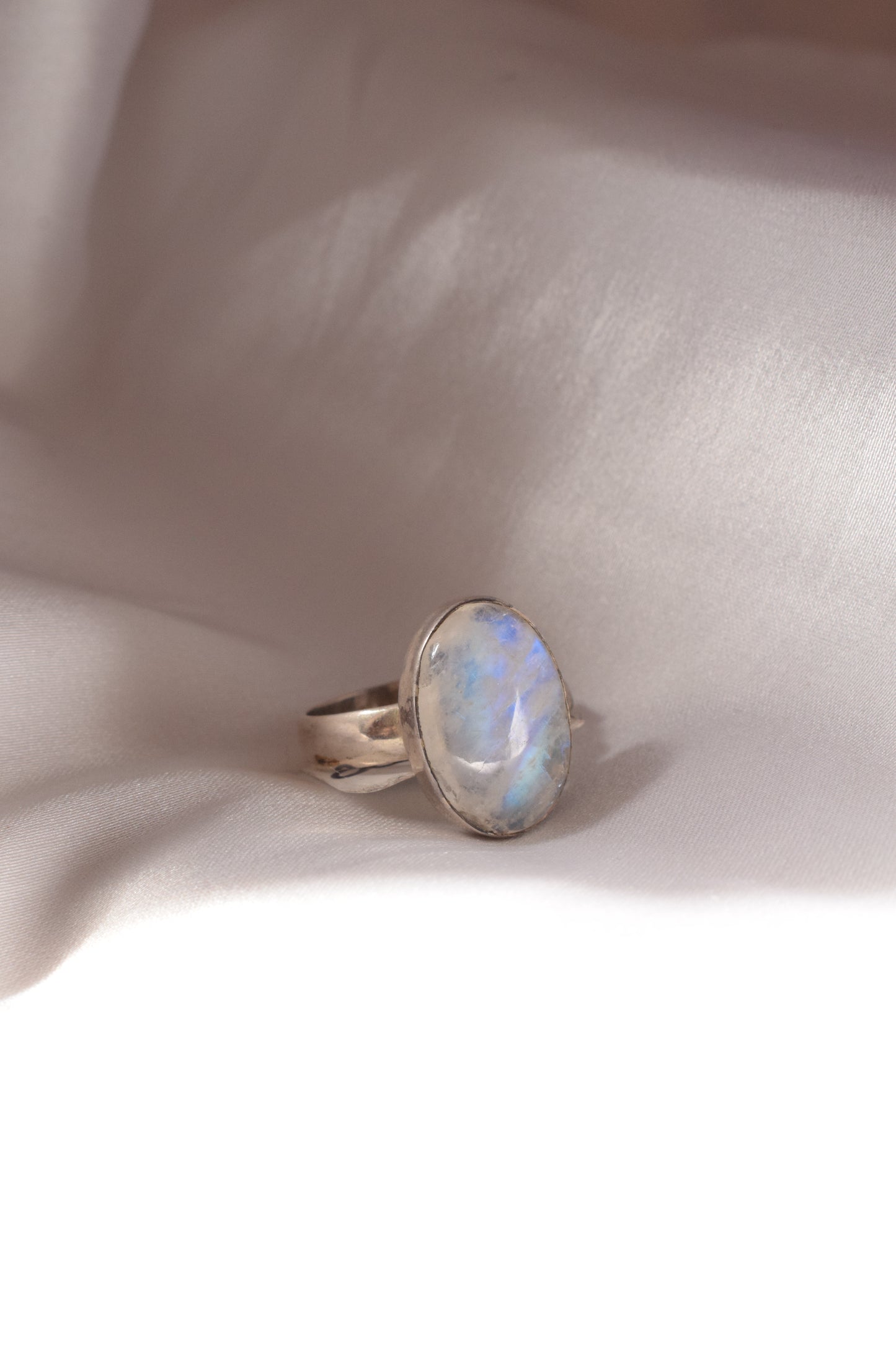 Moonstone ring with 925 silver sterling