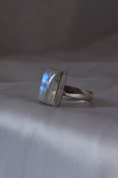 Moonstone ring with 925 silver sterling